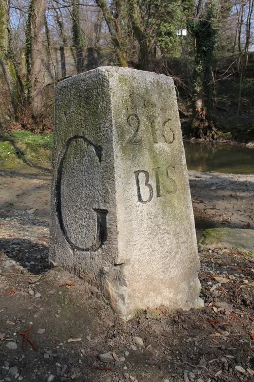 Borne 216bis