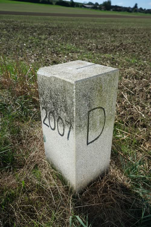 Borne 879