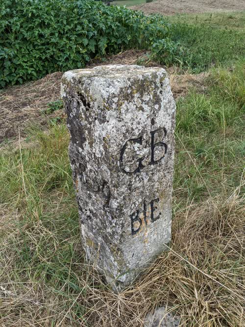 Borne 898